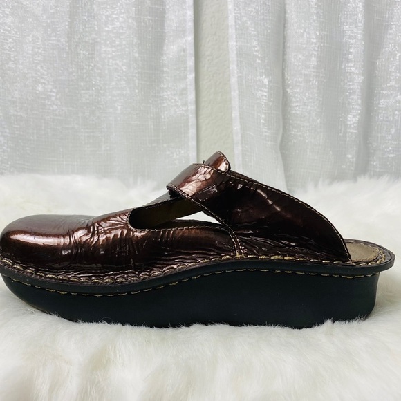 Algeria Bronze Slip On Clogs~36 - Picture 2 of 8